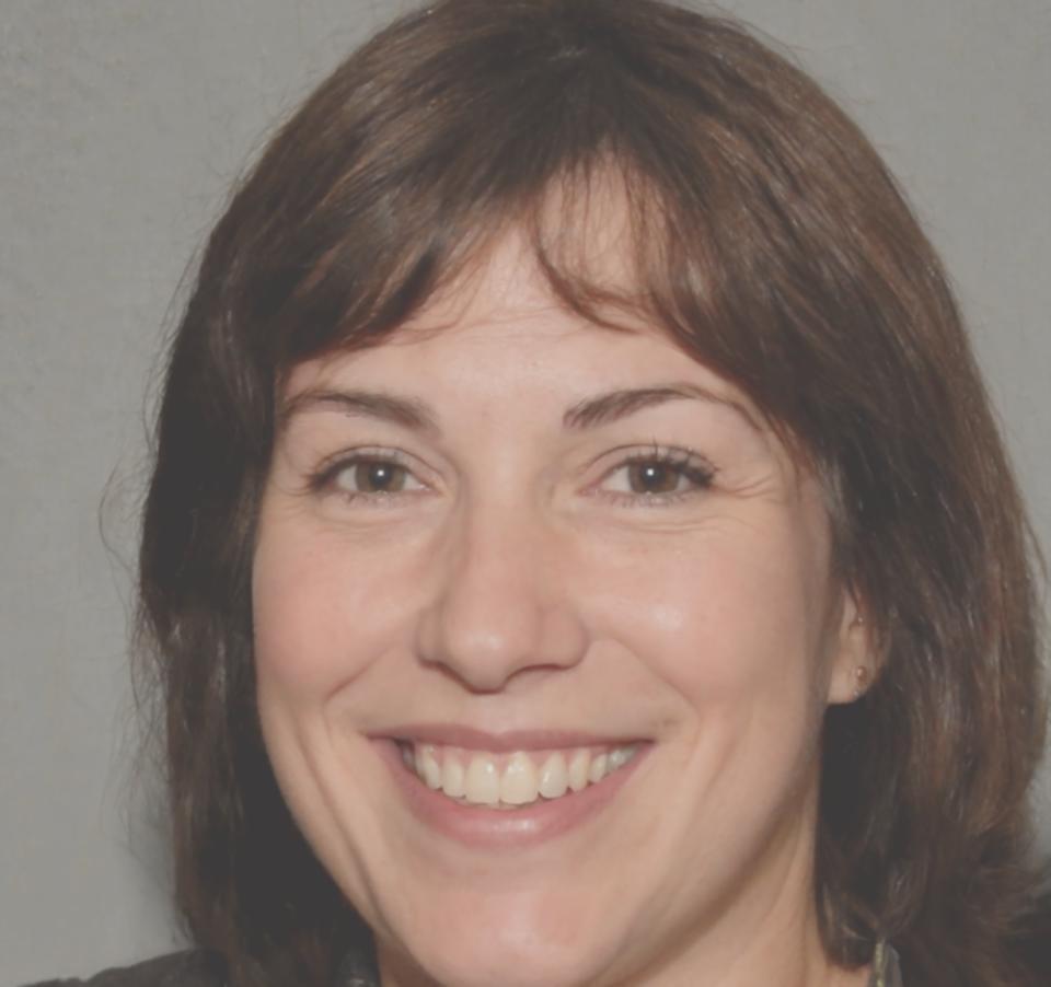 Freja Lindholm program coordinator